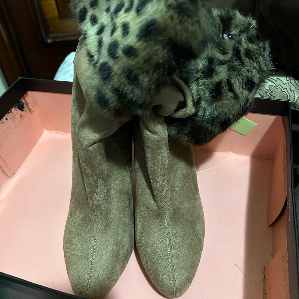 Tan Heeled Boots with Faux Fur Trim